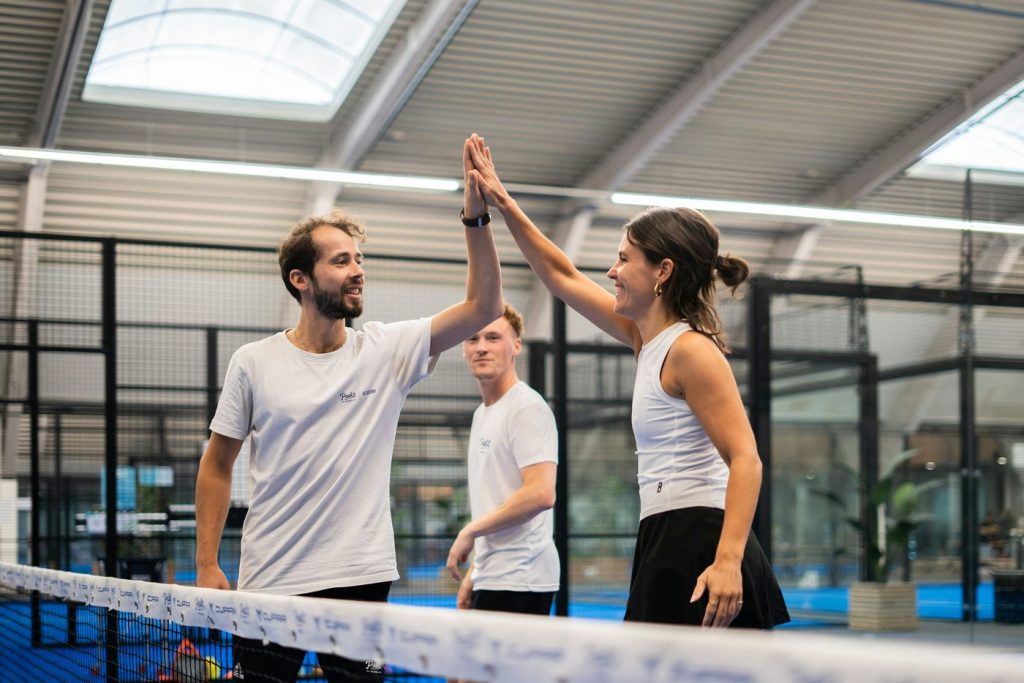 High five met drie spelers